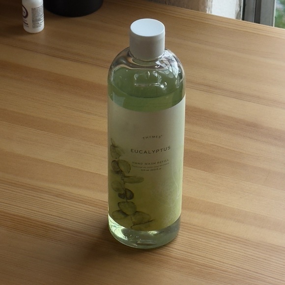 Thymes Eucalyptus Hand Wash Refill - Picture 4 of 6